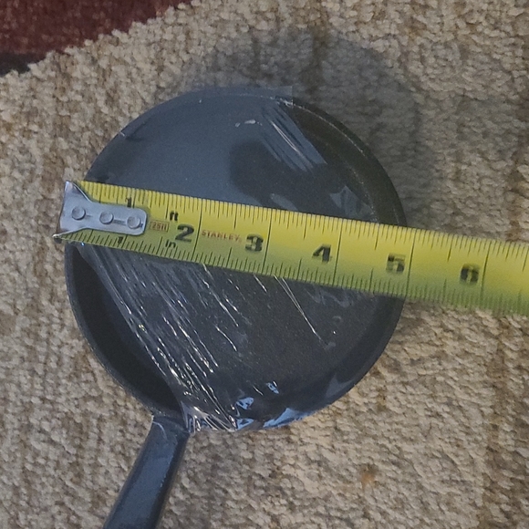 Cast Iron Skillet NWT - Picture 4 of 4